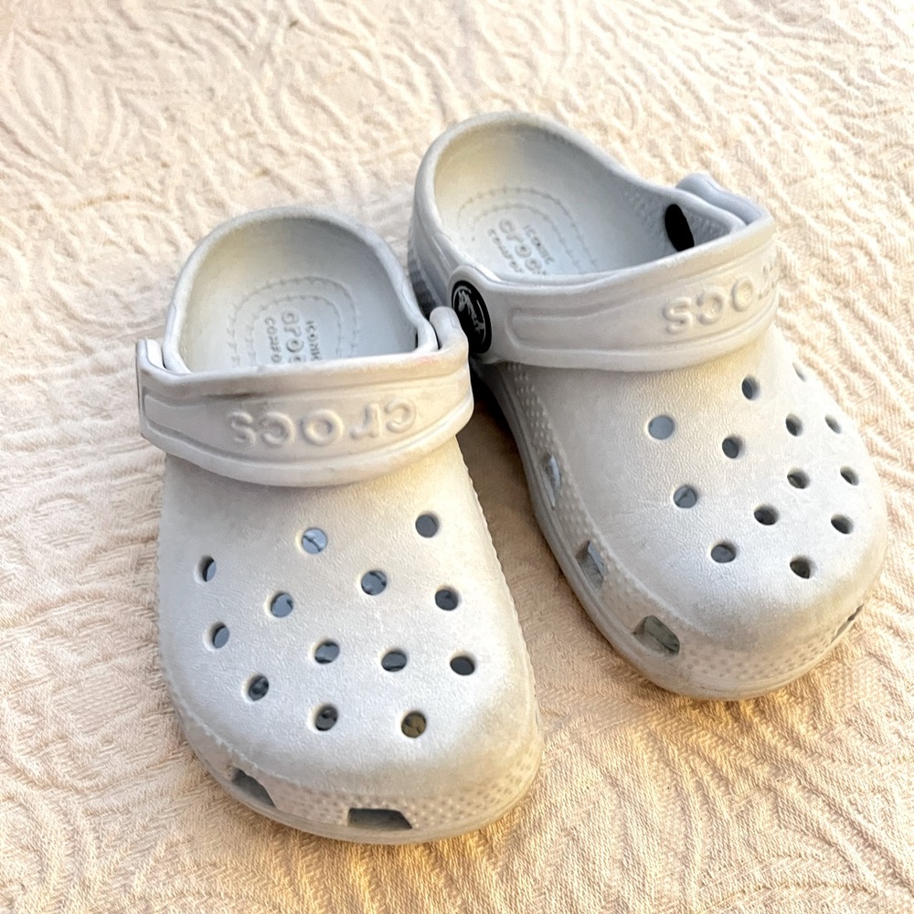 Toddler crocs